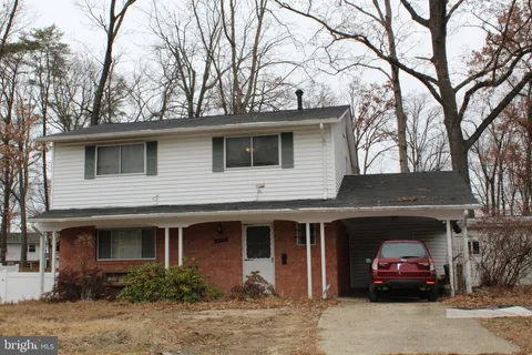 6815 Rolling Road, Springfield, VA MLS: VAFX2288250