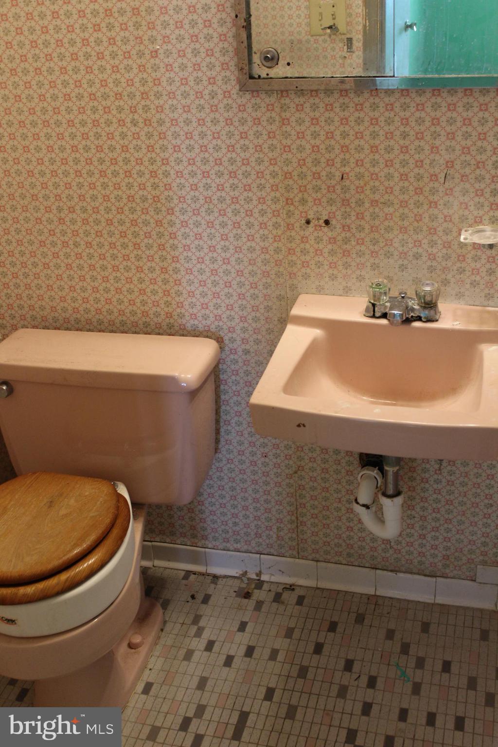 WEST SPRINGFIELD VILLAGE - Residential