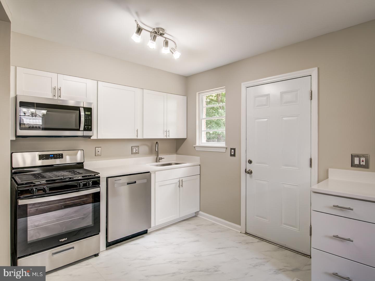 HILLCREST GARDENS - Residential