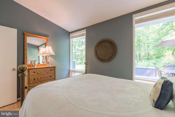 HOLLIN HILLS - Residential