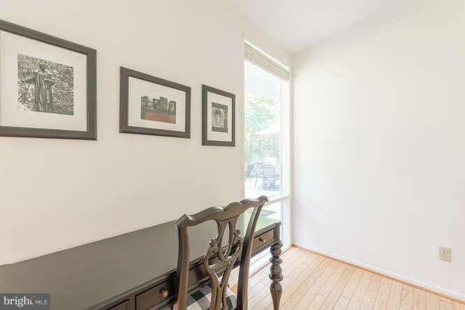 HOLLIN HILLS - Residential