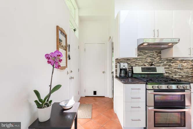 HOLLIN HILLS - Residential