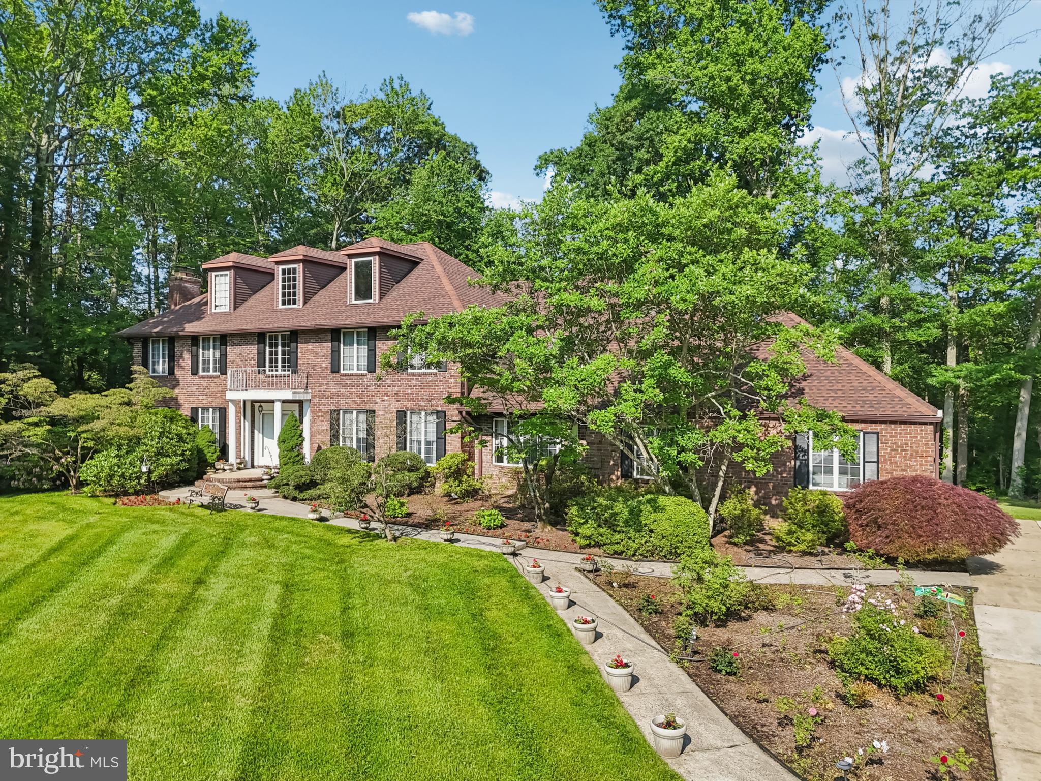7 HIDDEN SPRINGS LANE