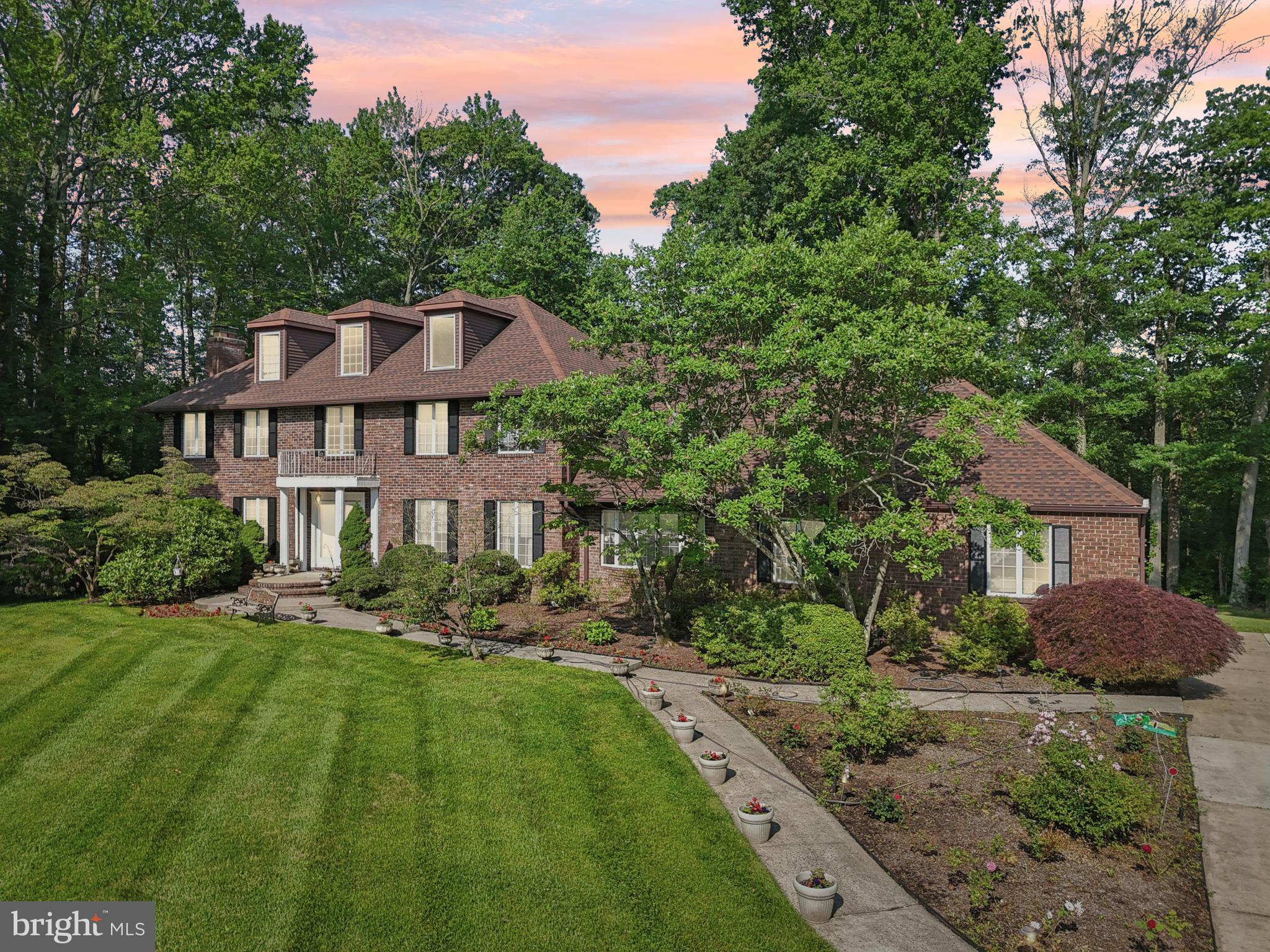 7 HIDDEN SPRINGS LANE