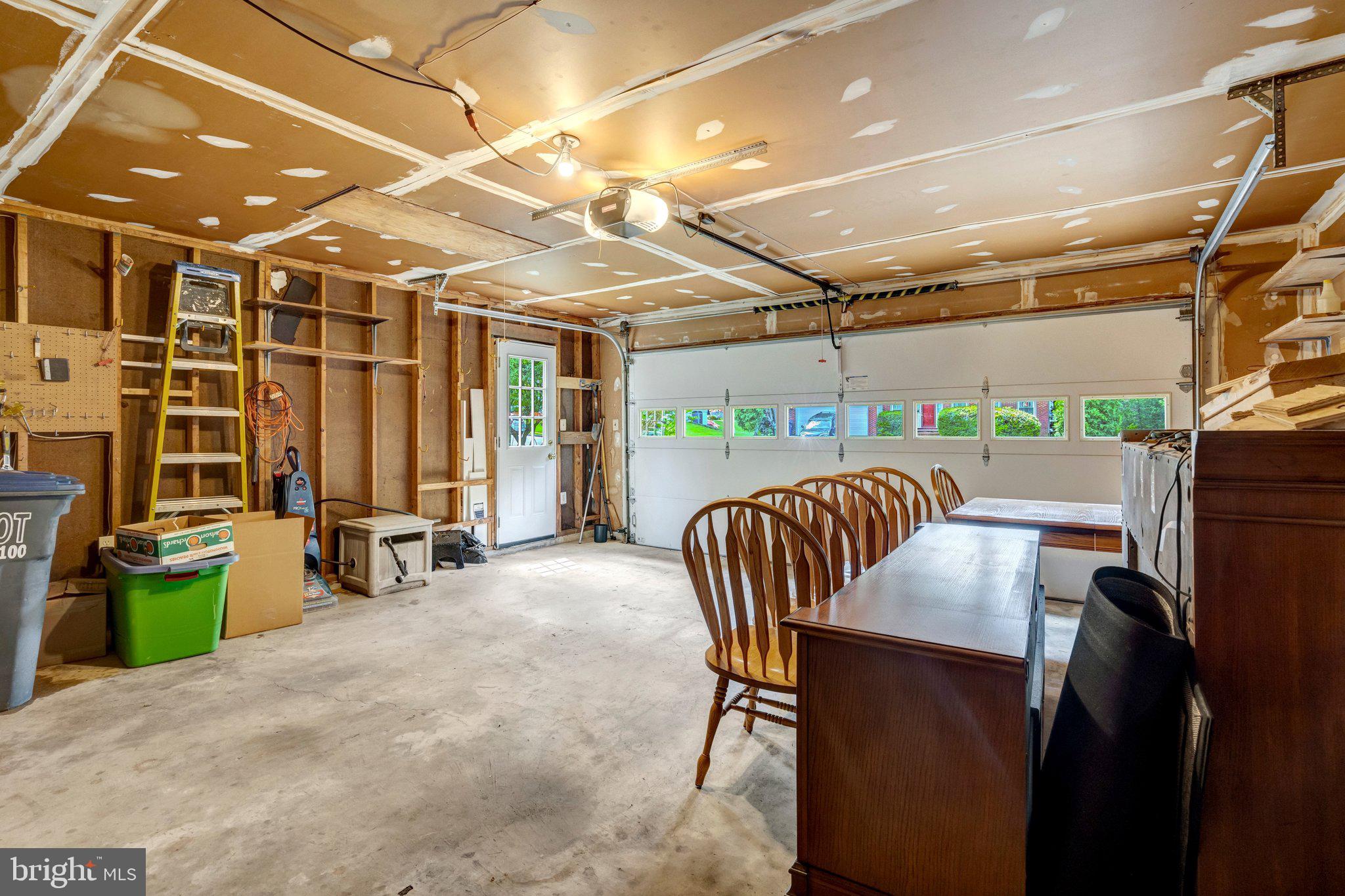 BURKE CENTRE - Residential