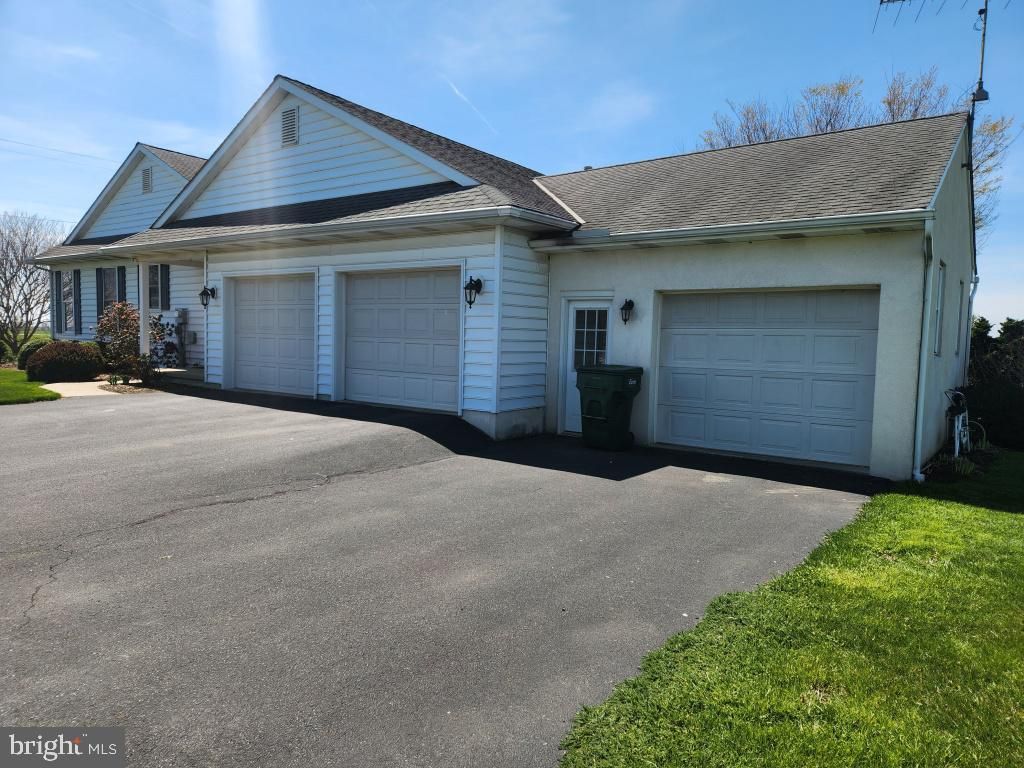 Photo of 1043 Spring Valley Road, QUARRYVILLE, PA 17566 (MLS # PALA2087844)