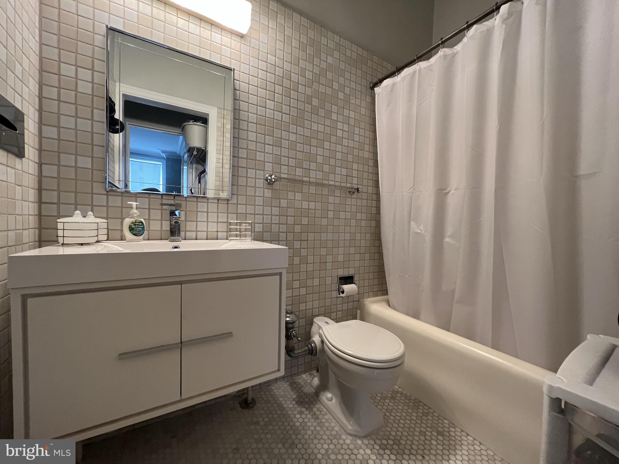 RITTENHOUSE SQUARE - Residential Lease