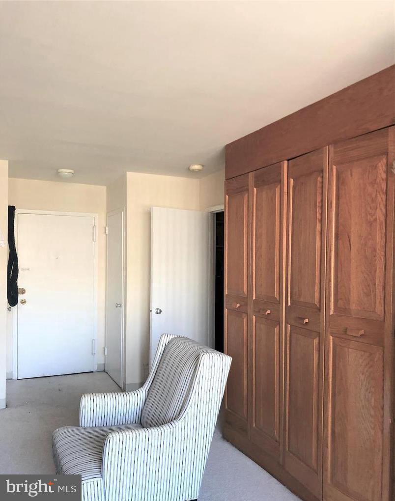 RIVER PLACE WEST - Residential Lease