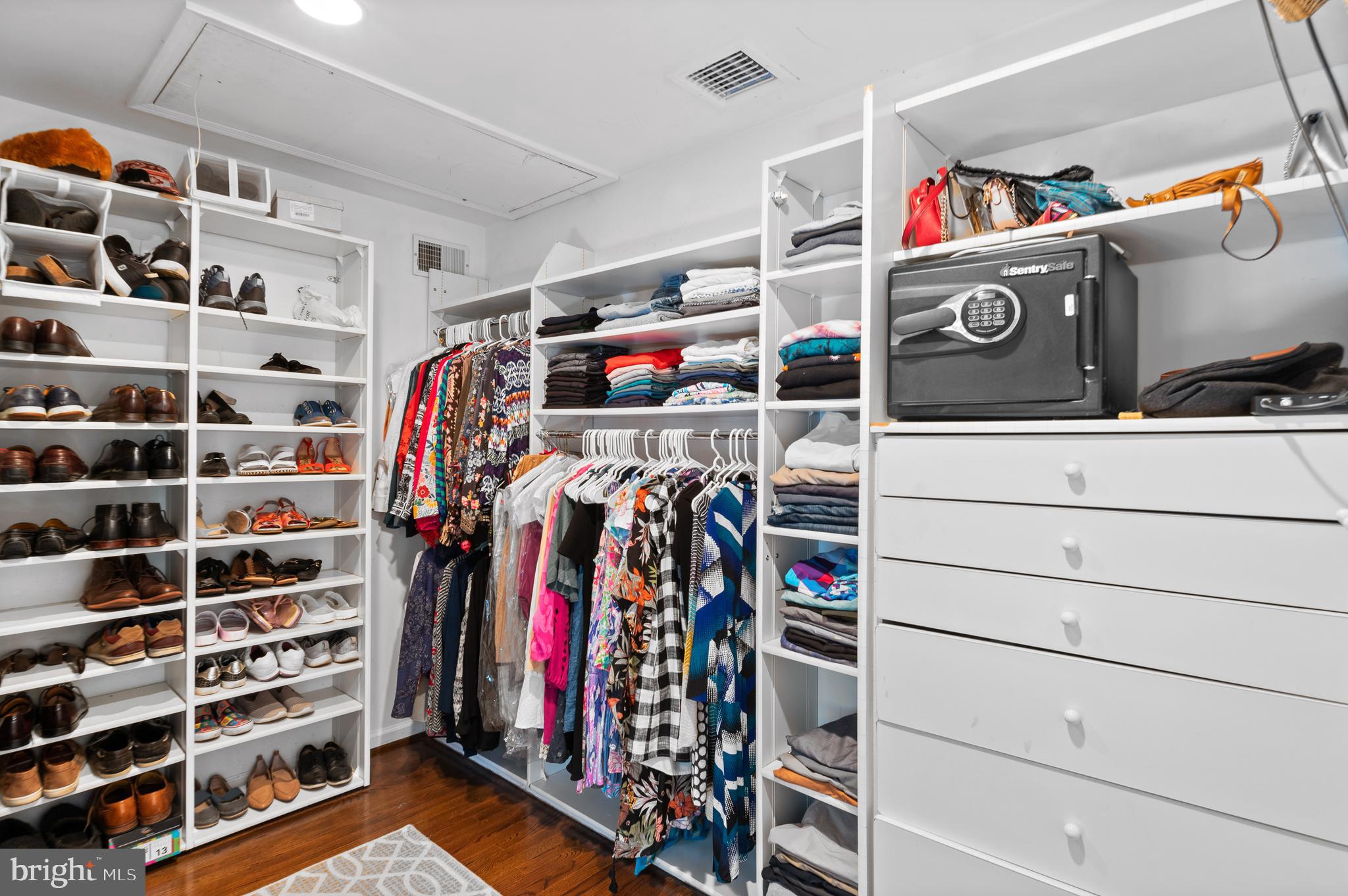 GLADWYNE - Residential