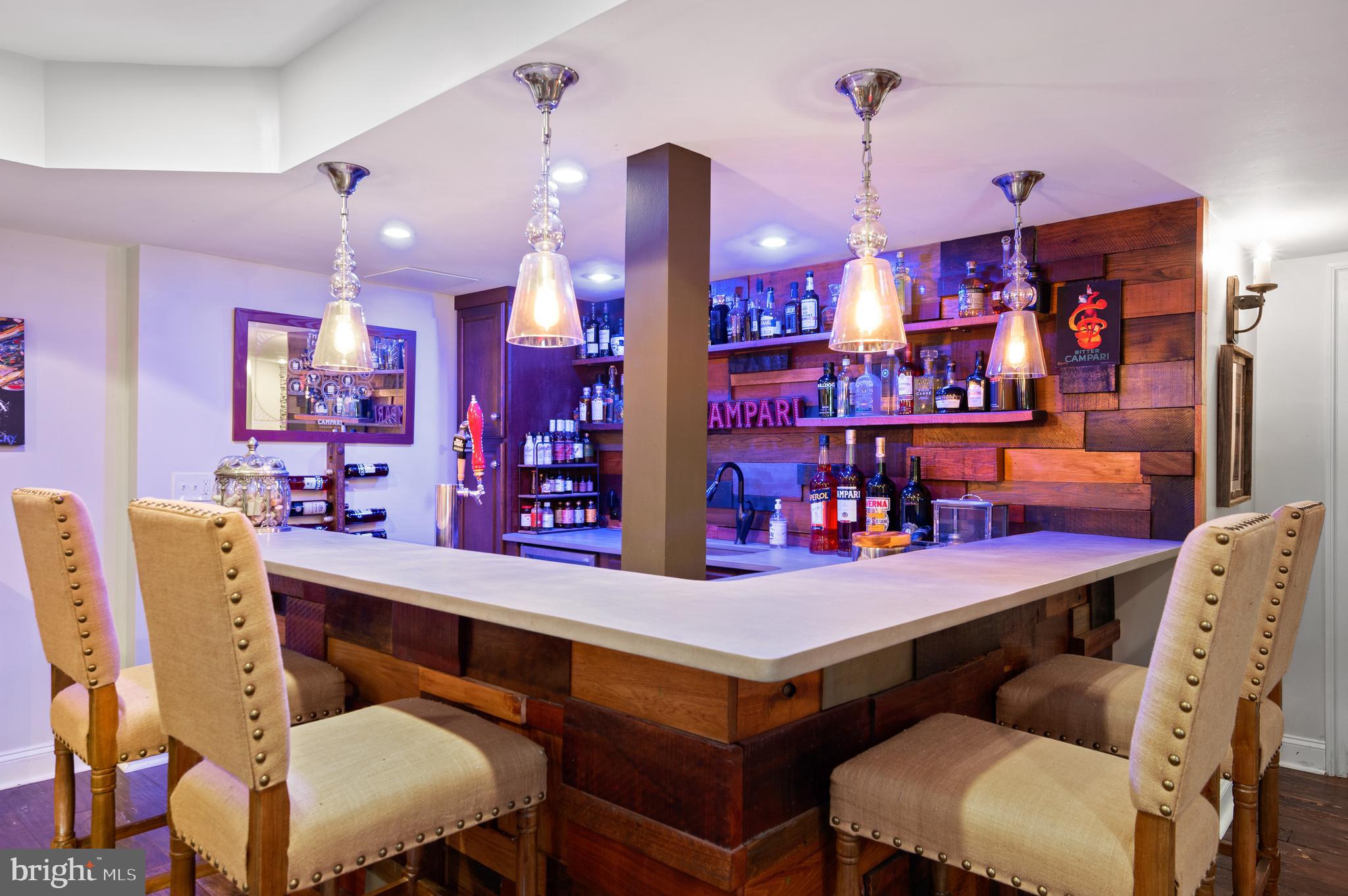 GLADWYNE - Residential