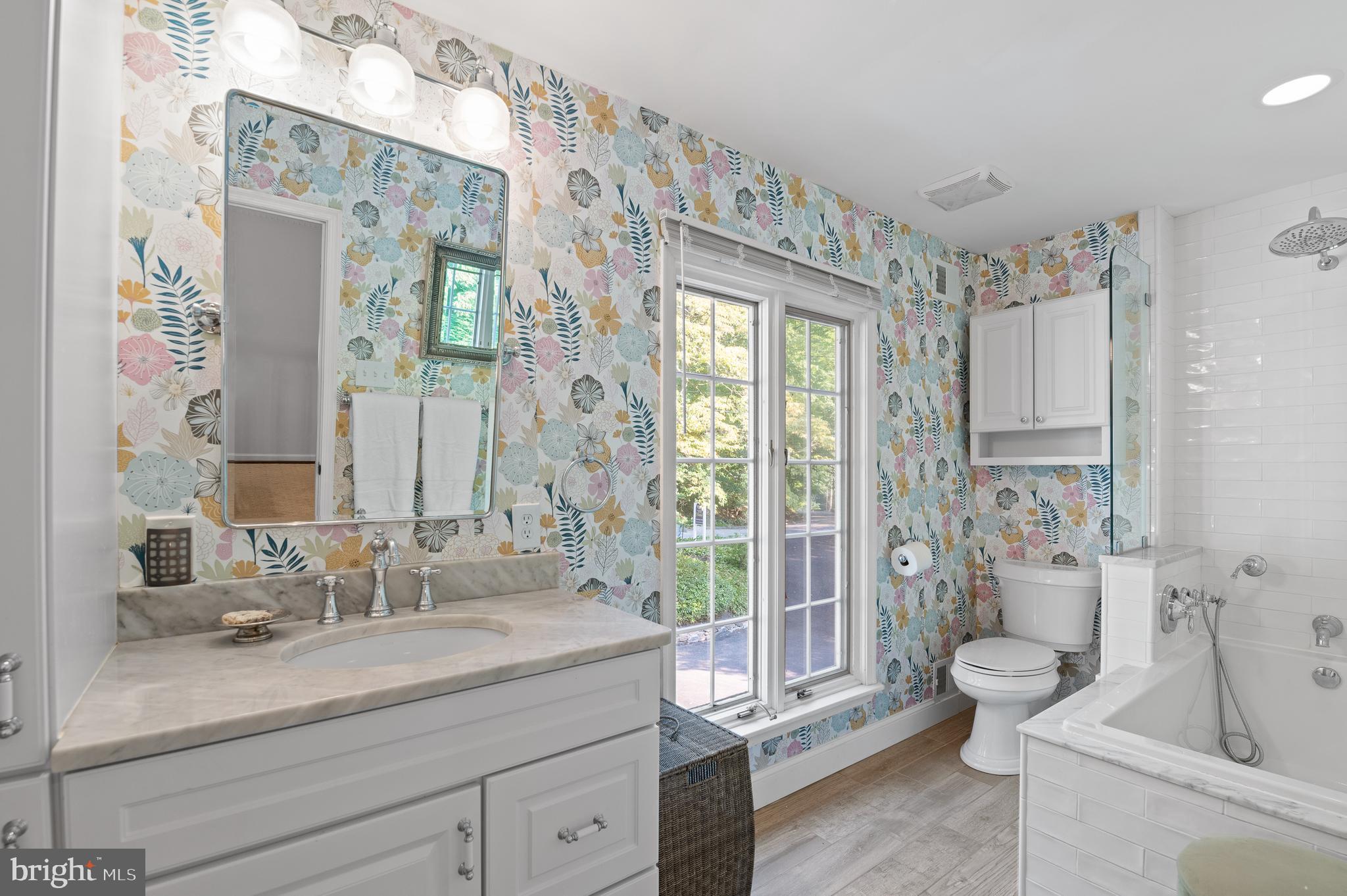 GLADWYNE - Residential