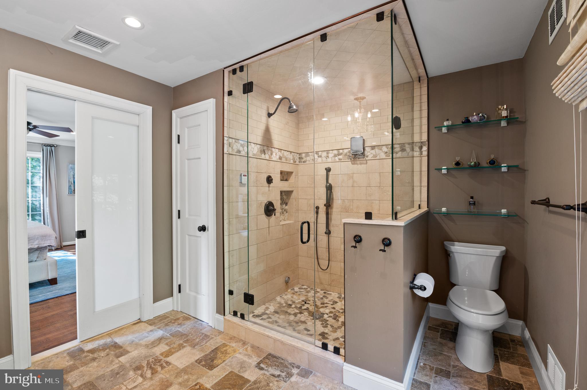 GLADWYNE - Residential