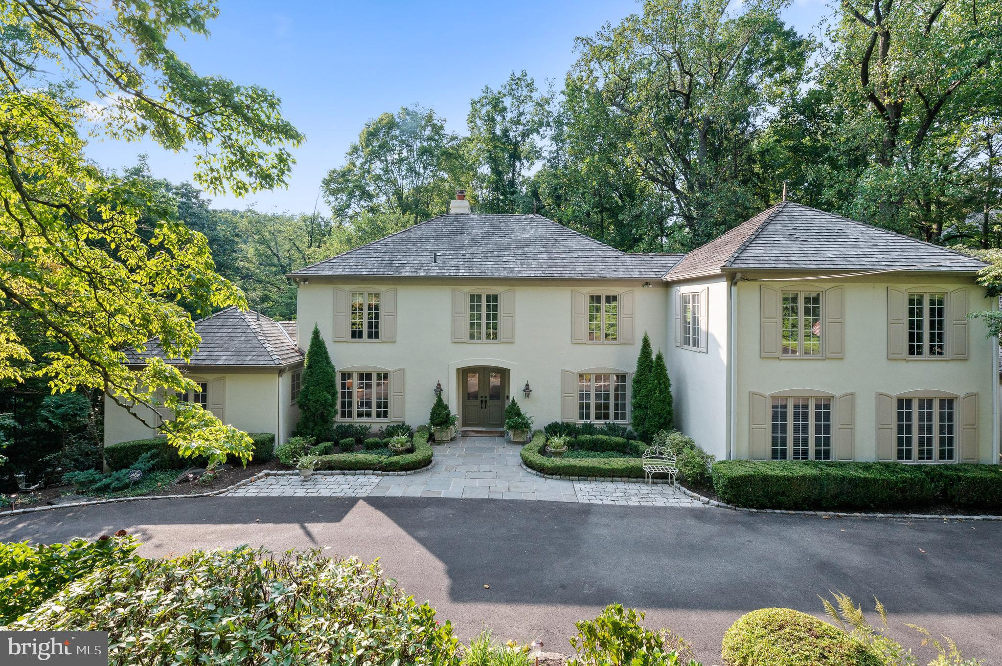 GLADWYNE - Residential