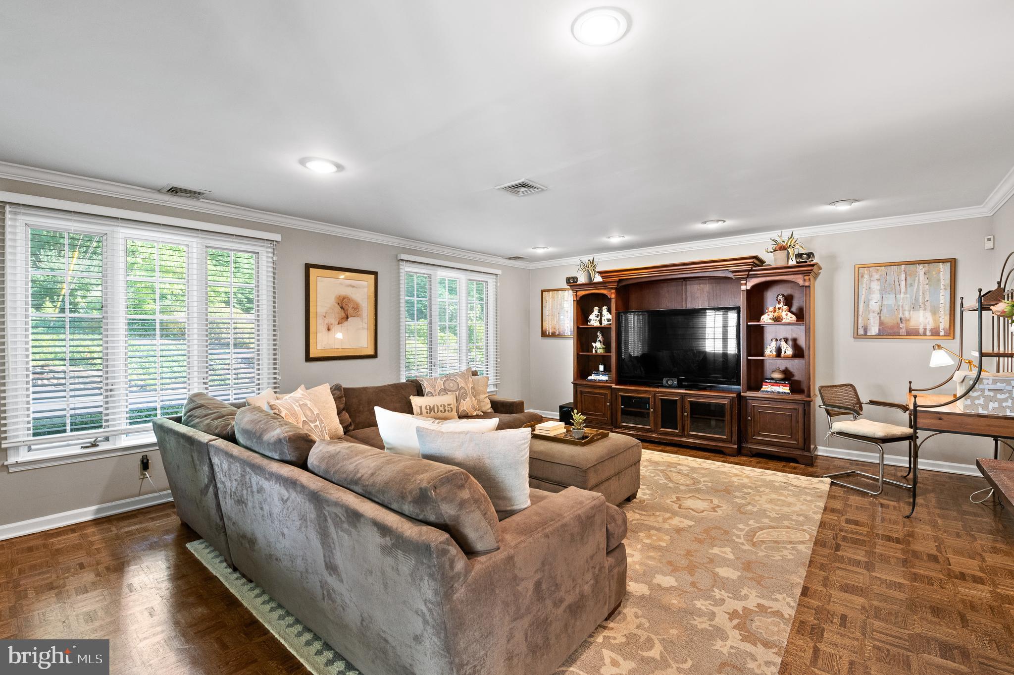 GLADWYNE - Residential