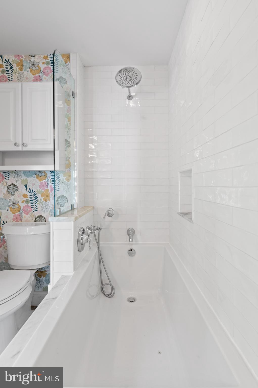 GLADWYNE - Residential