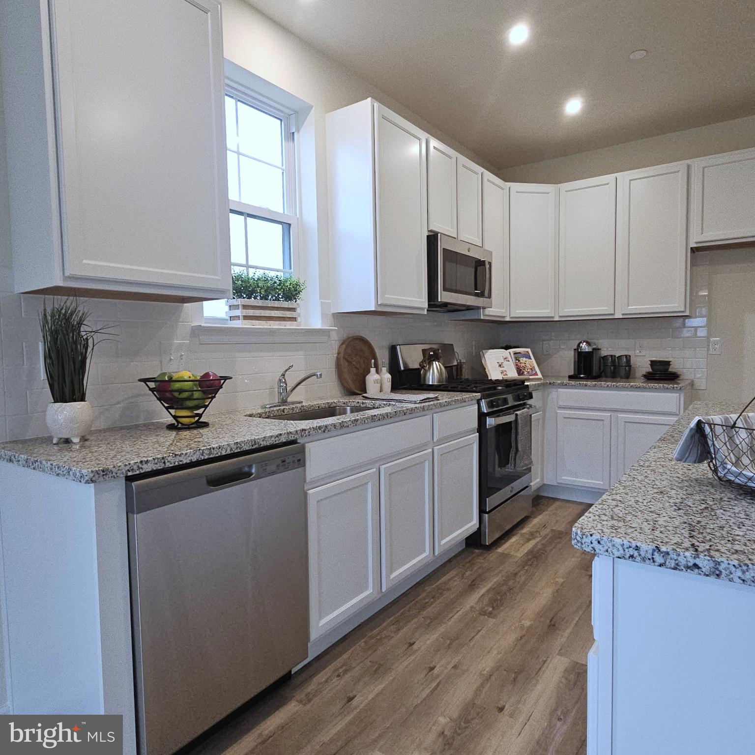 HIDDEN MEADOWS - Residential