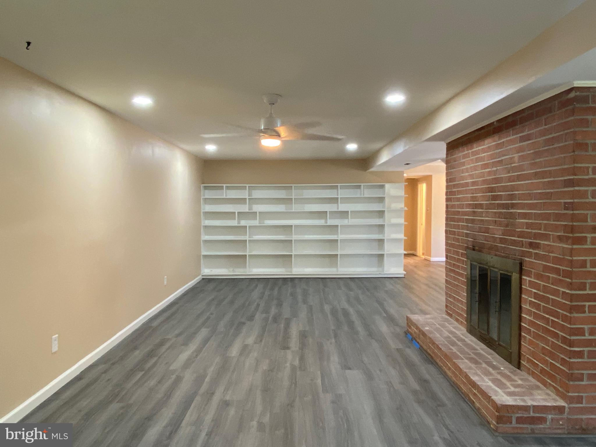 RIVER BEND - Residential Lease