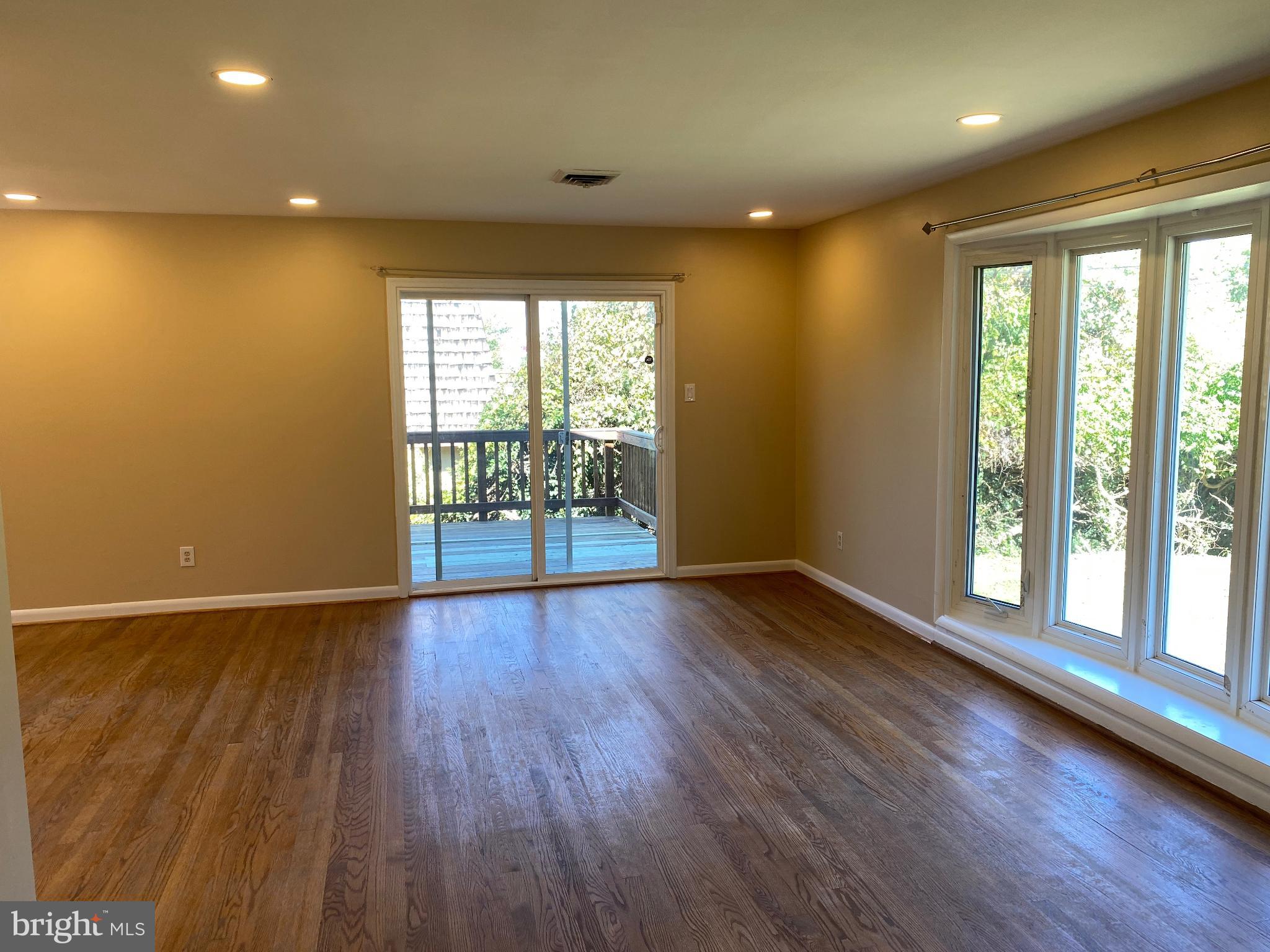 RIVER BEND - Residential Lease