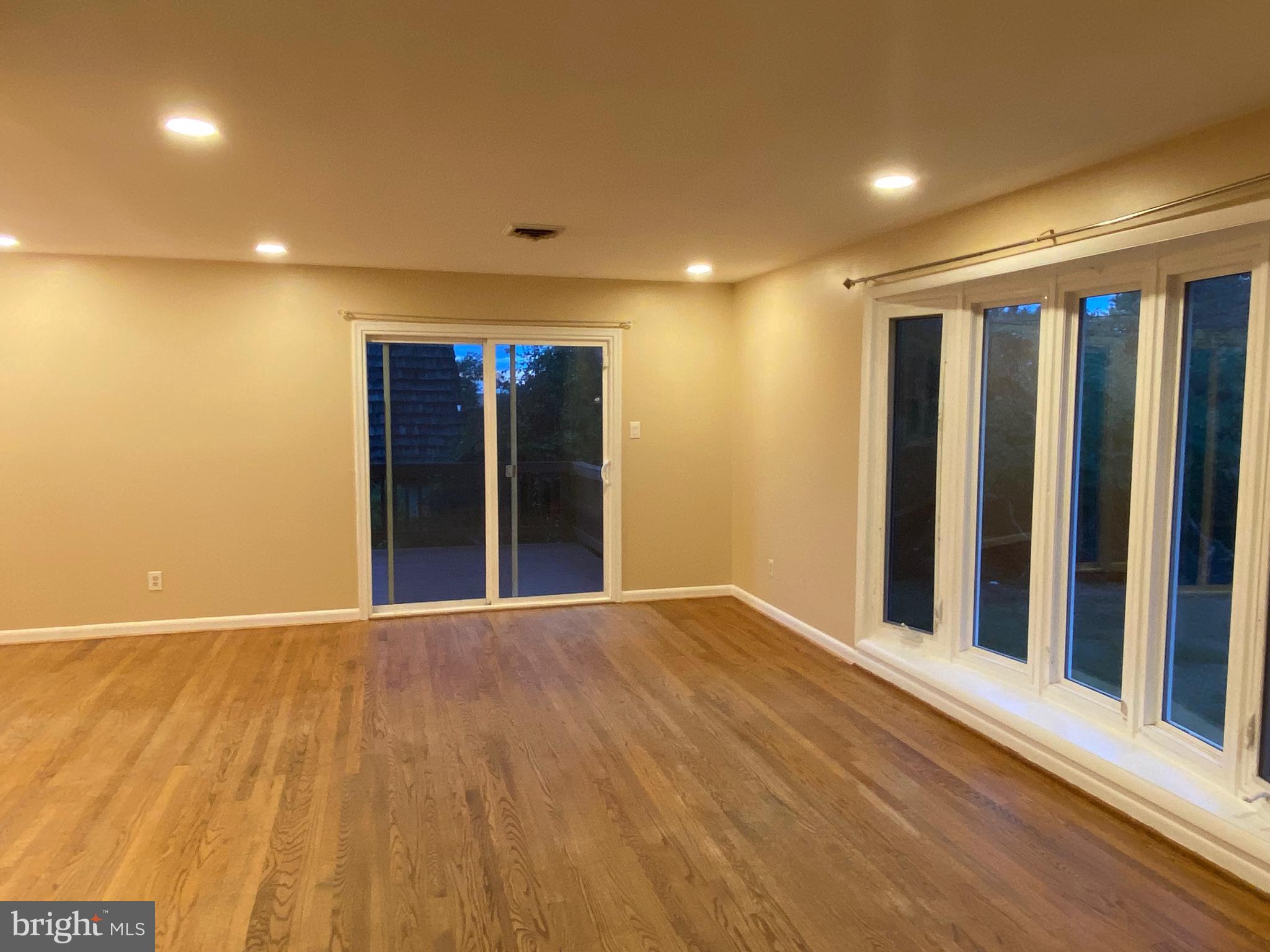 RIVER BEND - Residential Lease