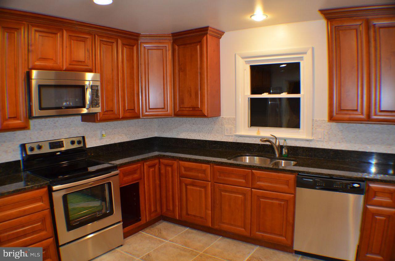 RIVER BEND - Residential Lease