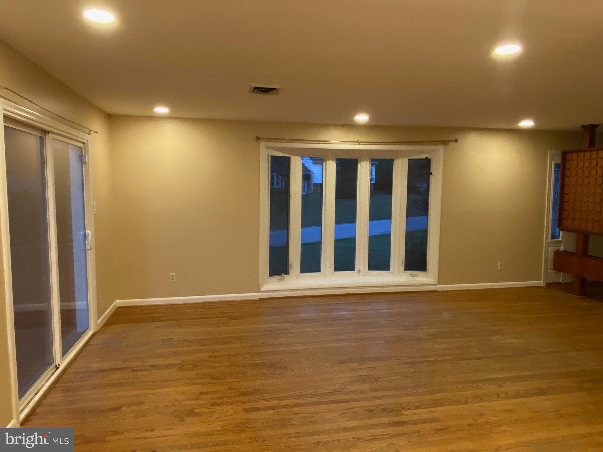 RIVER BEND - Residential Lease