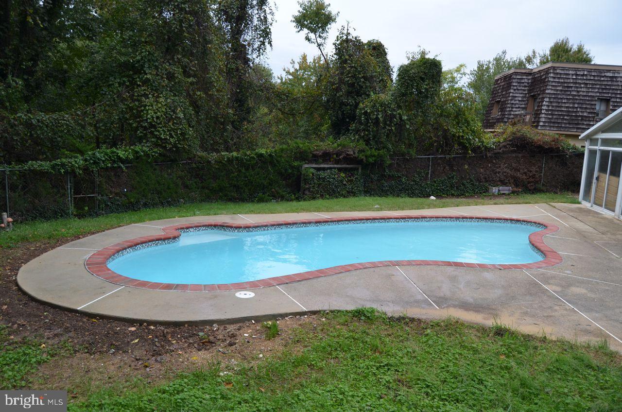 RIVER BEND - Residential Lease