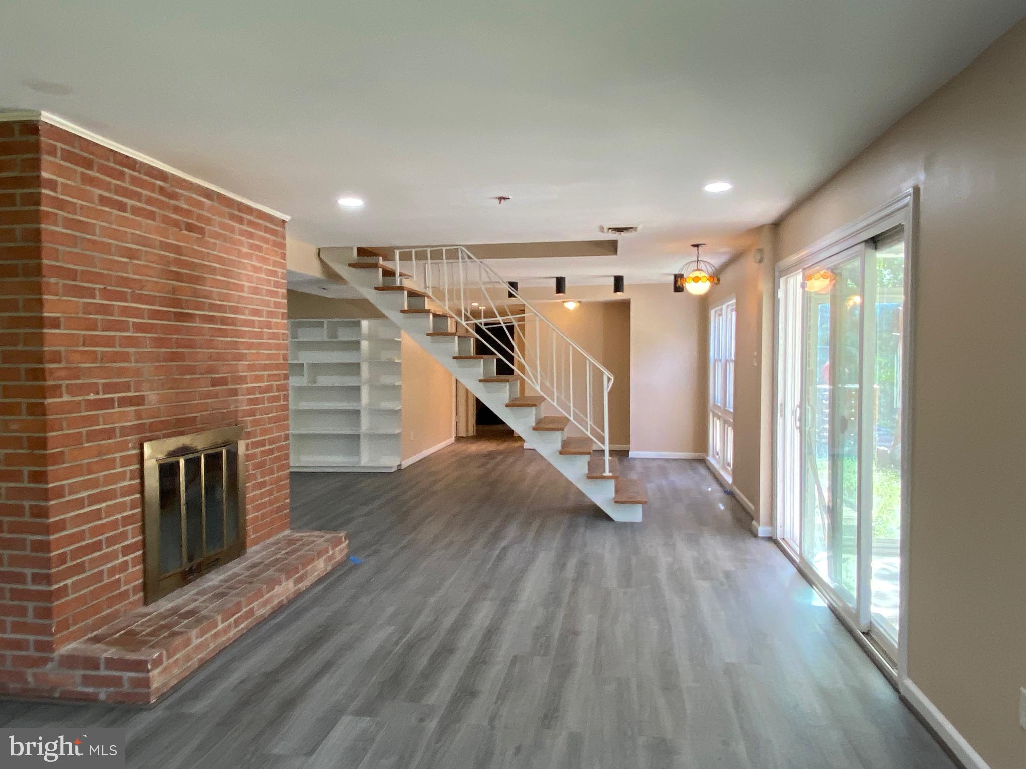 RIVER BEND - Residential Lease