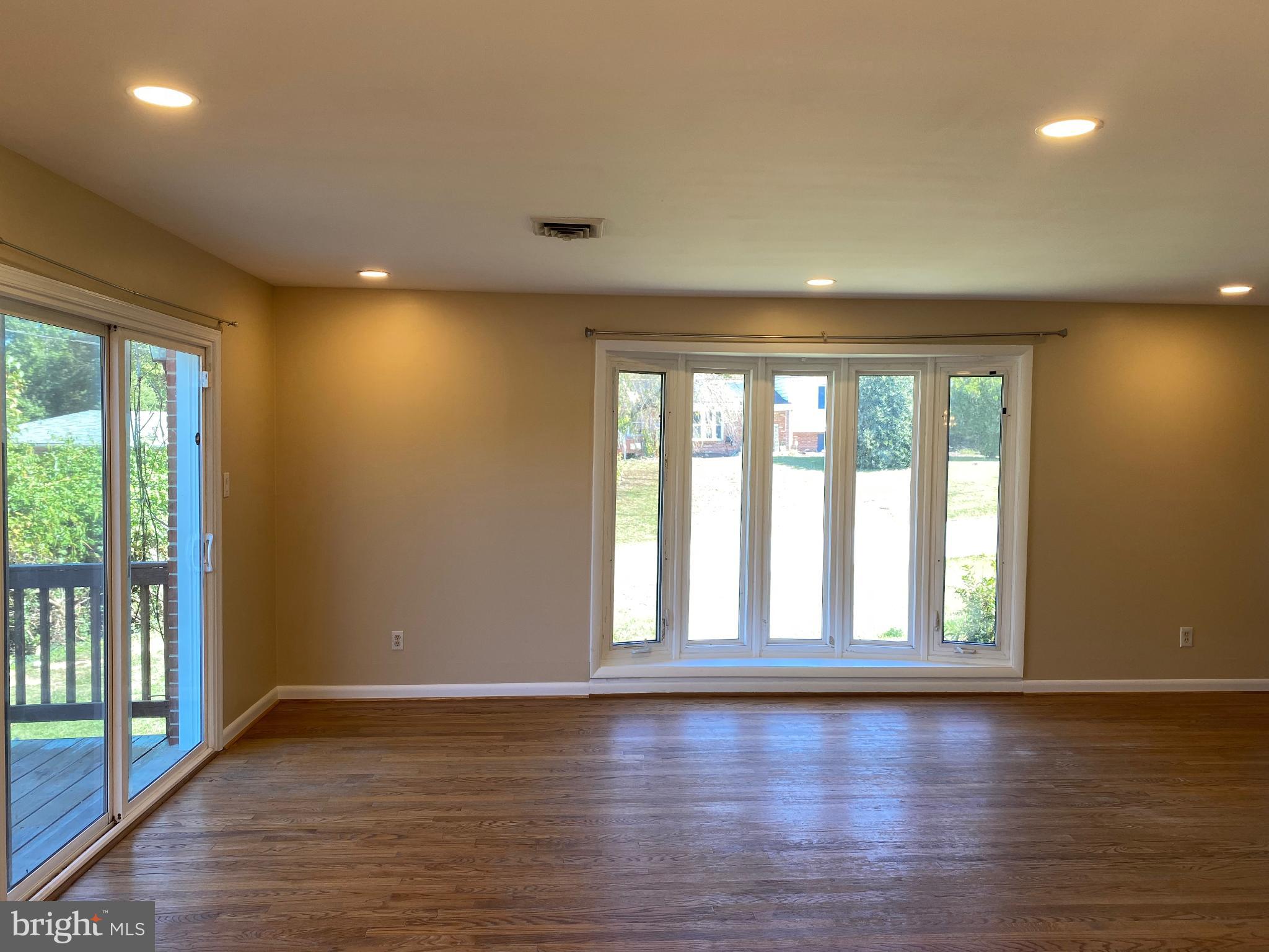 RIVER BEND - Residential Lease