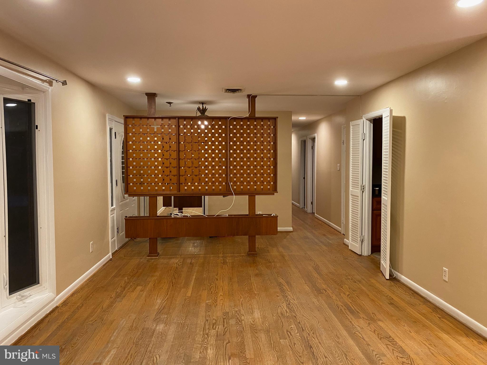 RIVER BEND - Residential Lease