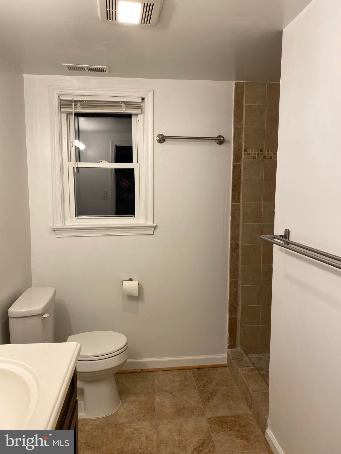 RIVER BEND - Residential Lease