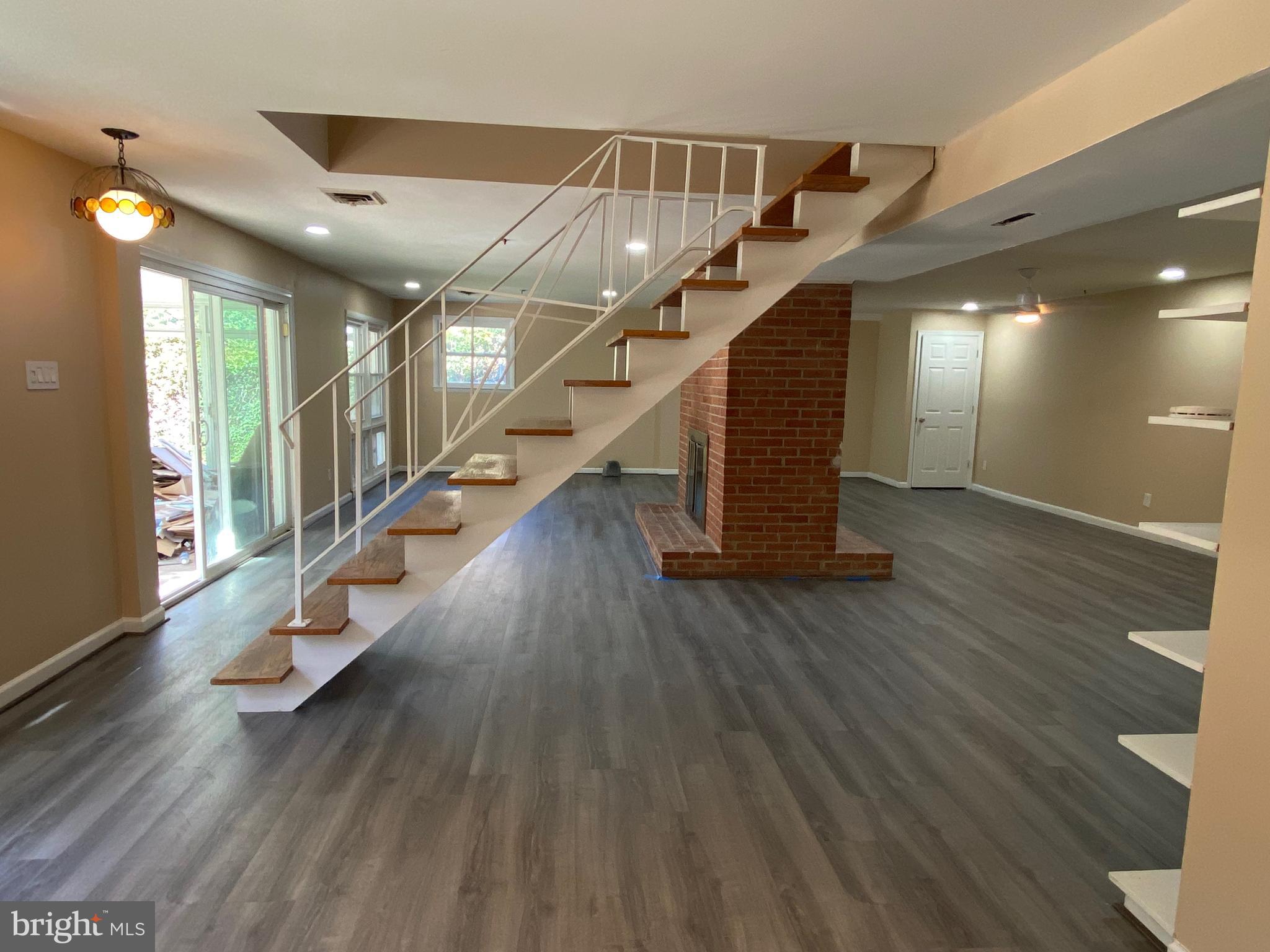 RIVER BEND - Residential Lease