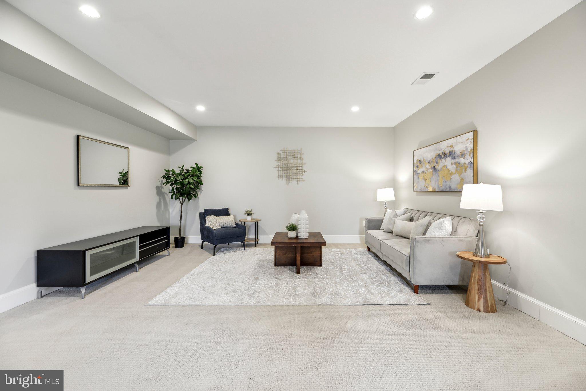 BERKSHIRE OAKWOOD - Residential