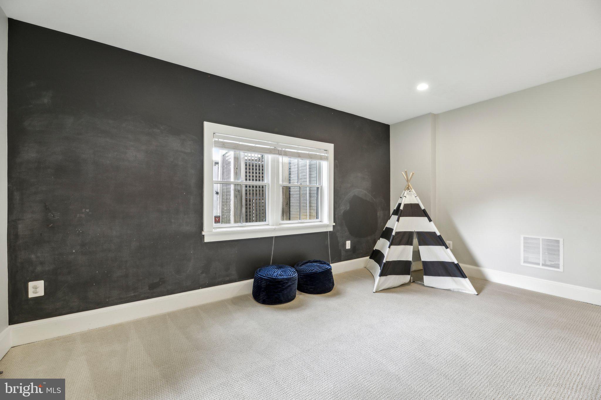 BERKSHIRE OAKWOOD - Residential