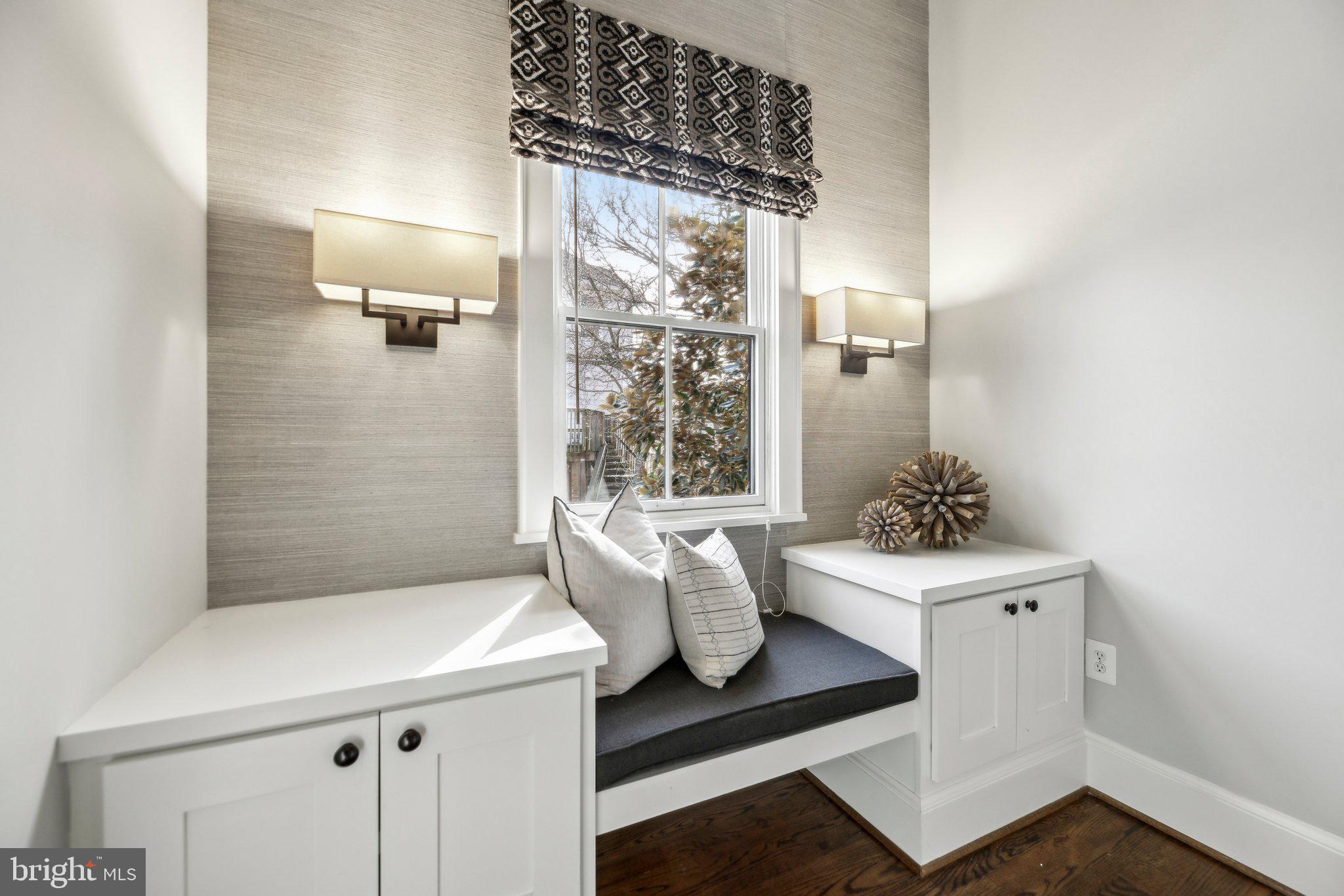 BERKSHIRE OAKWOOD - Residential