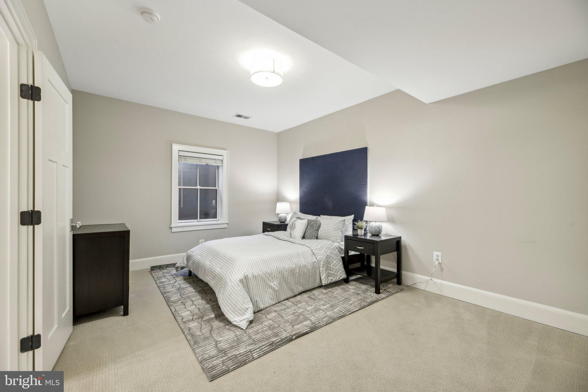 BERKSHIRE OAKWOOD - Residential