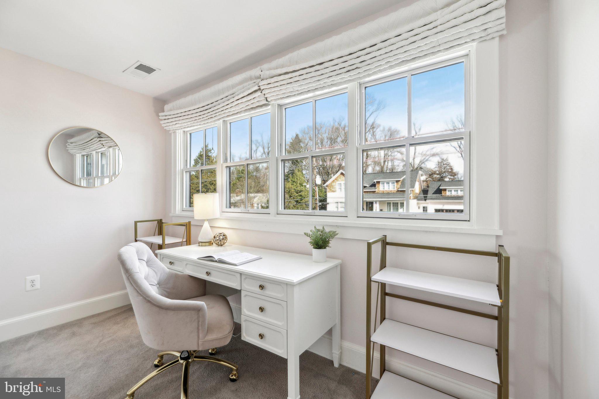 BERKSHIRE OAKWOOD - Residential