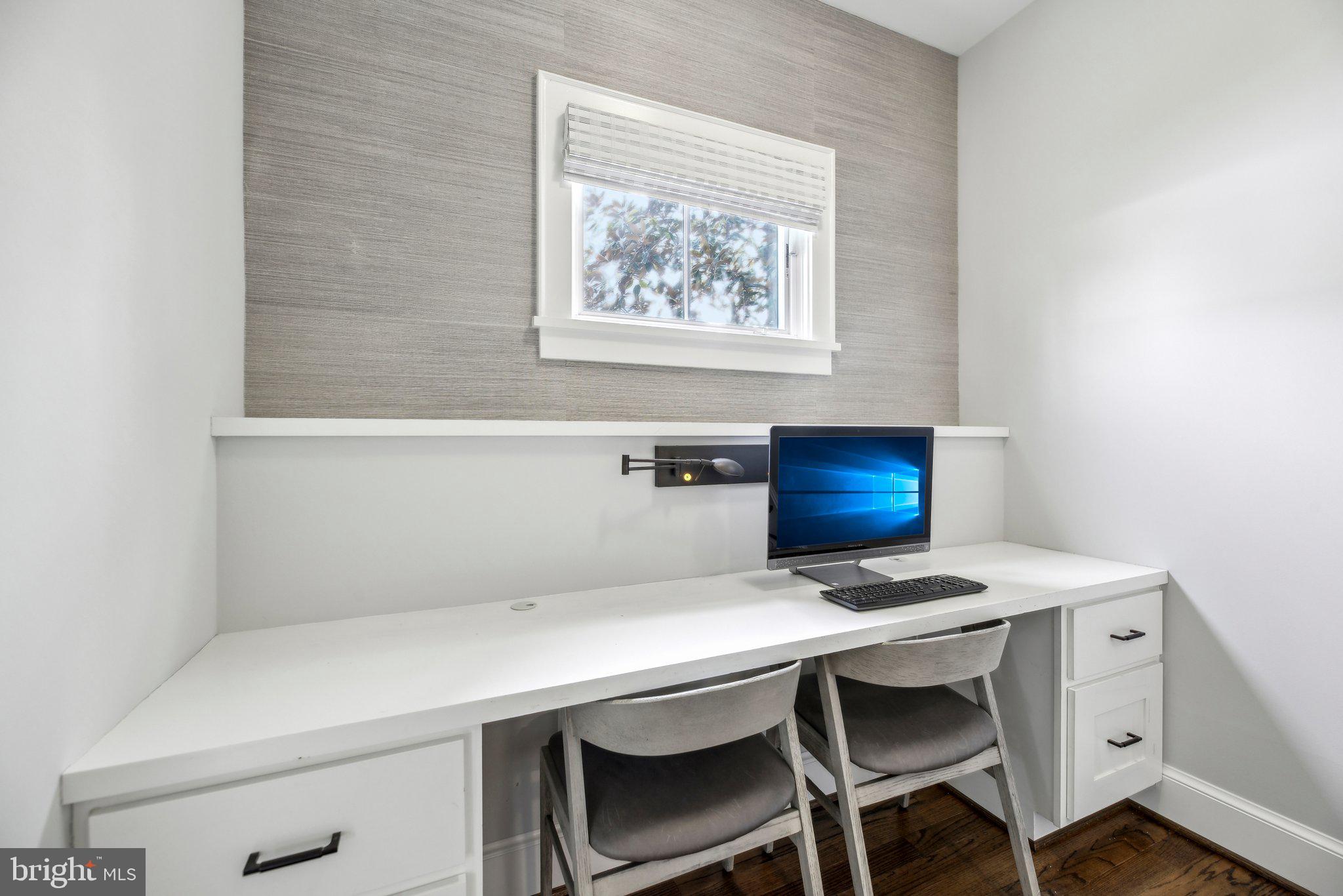 BERKSHIRE OAKWOOD - Residential