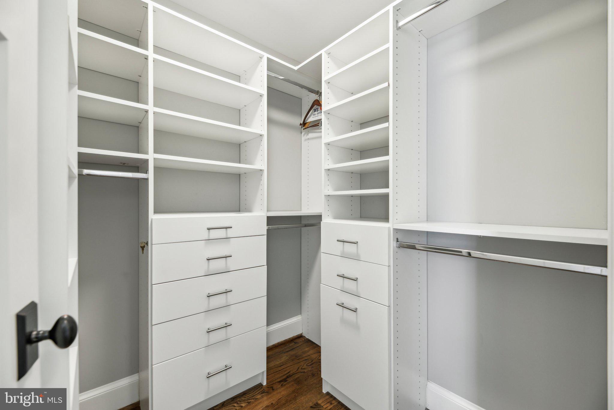 BERKSHIRE OAKWOOD - Residential