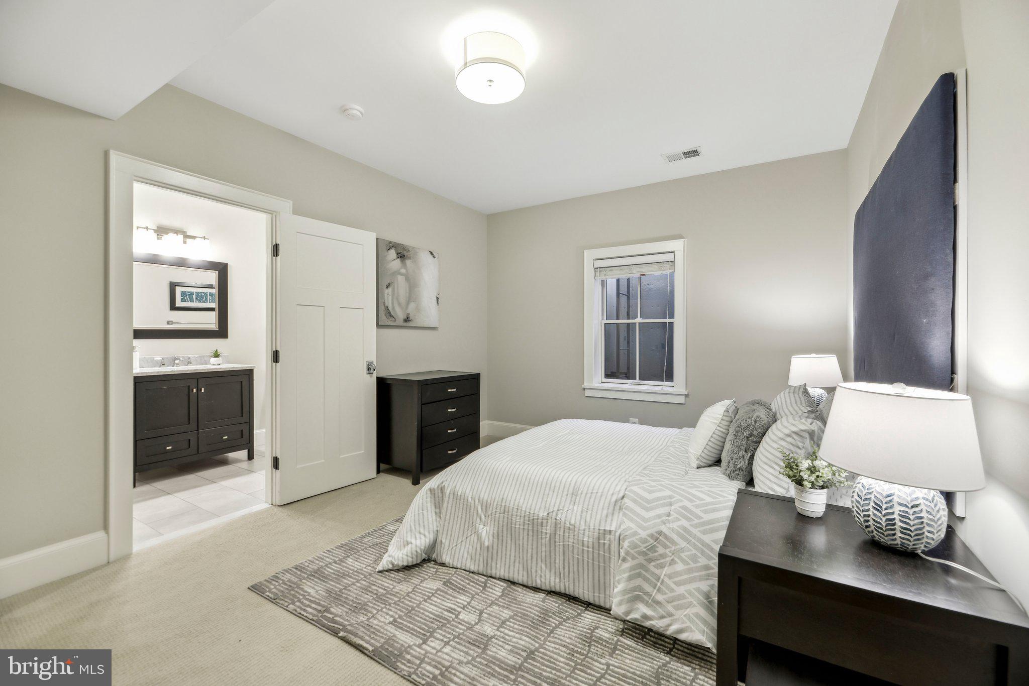 BERKSHIRE OAKWOOD - Residential