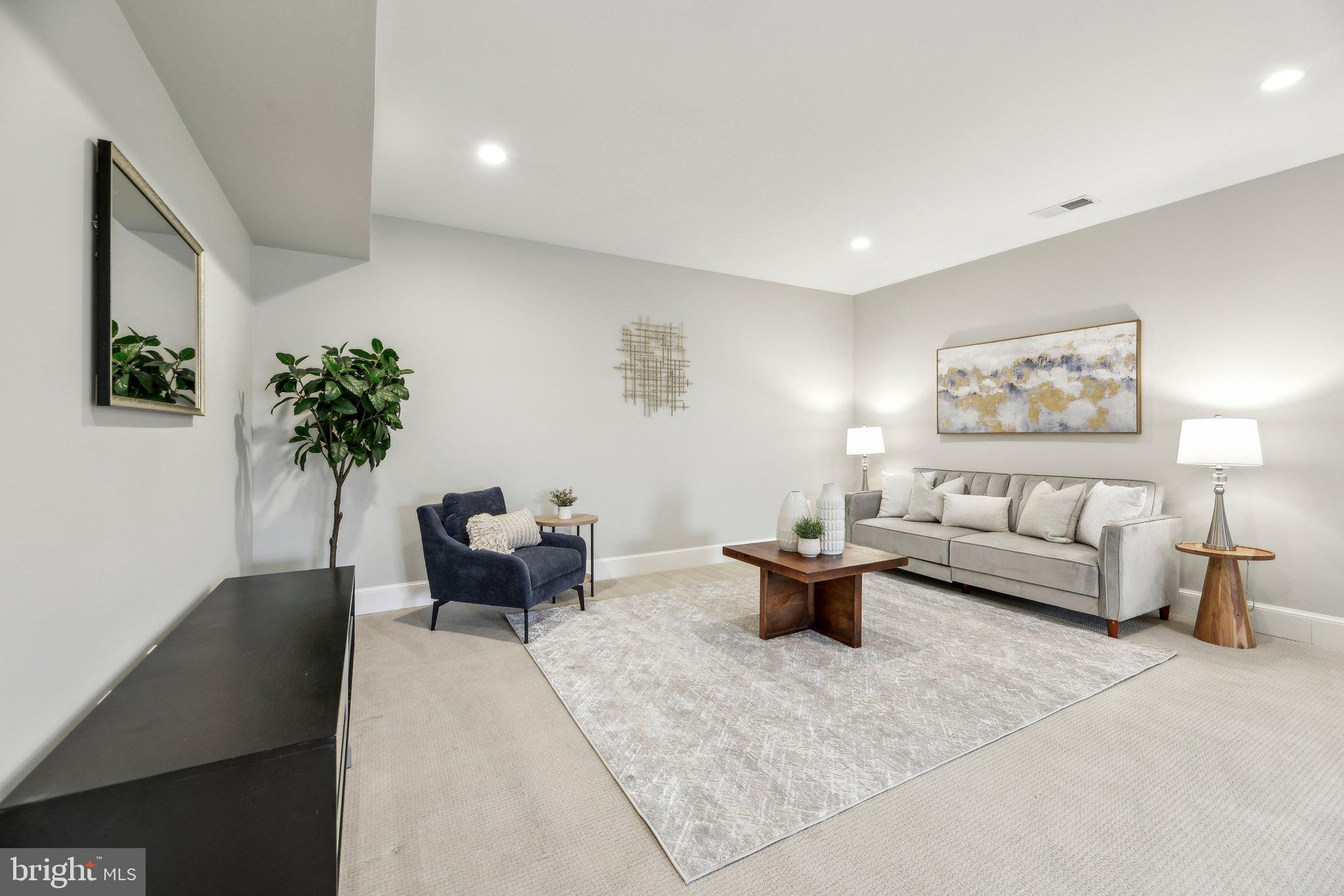 BERKSHIRE OAKWOOD - Residential