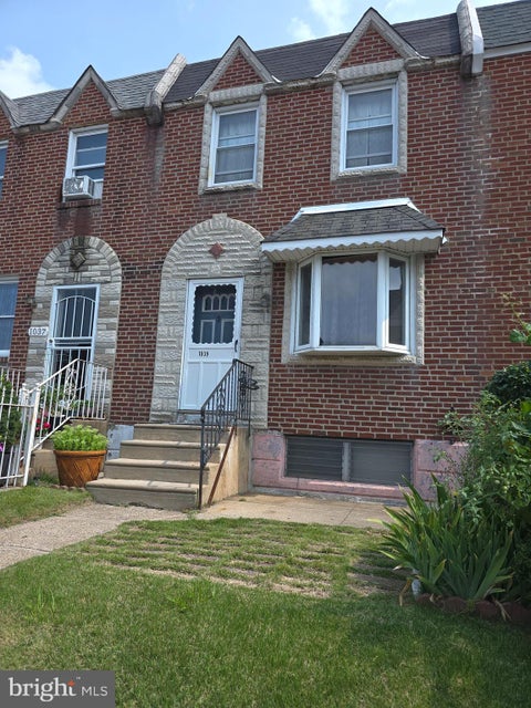 Townhouse For Sale - 1039 E Cheltenham Avenue<br/> PHILADELPHIA, PA 19124