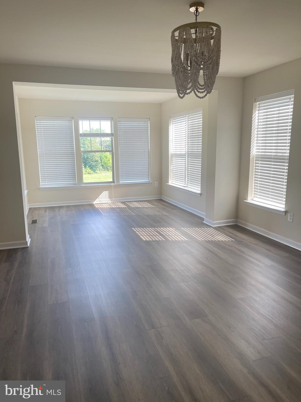 SOUTH RIDING - Residential