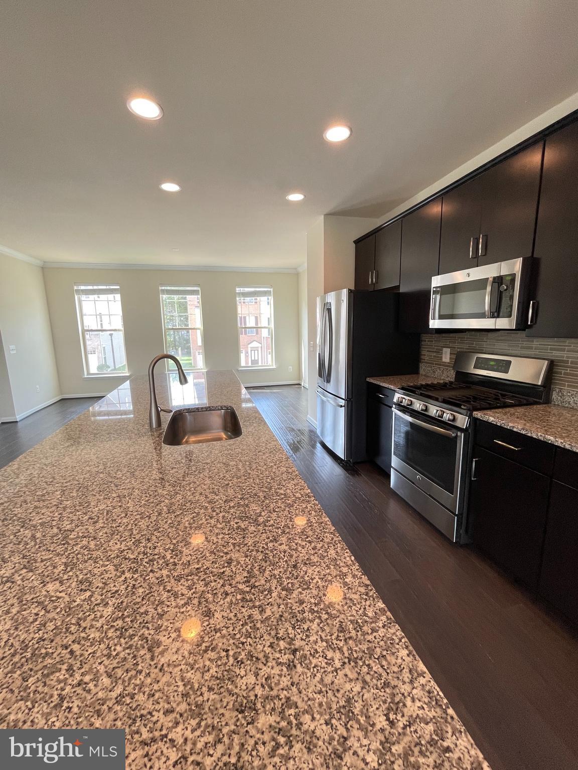 SOUTH RIDING - Residential