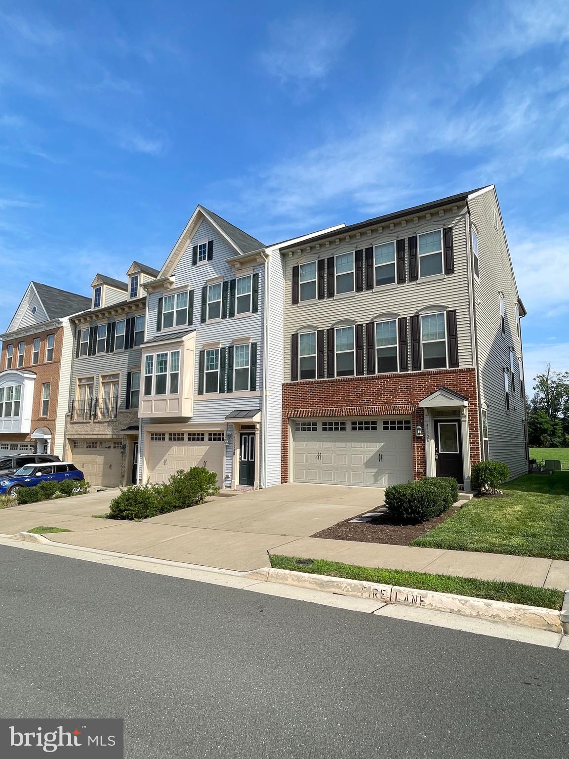 SOUTH RIDING - Residential