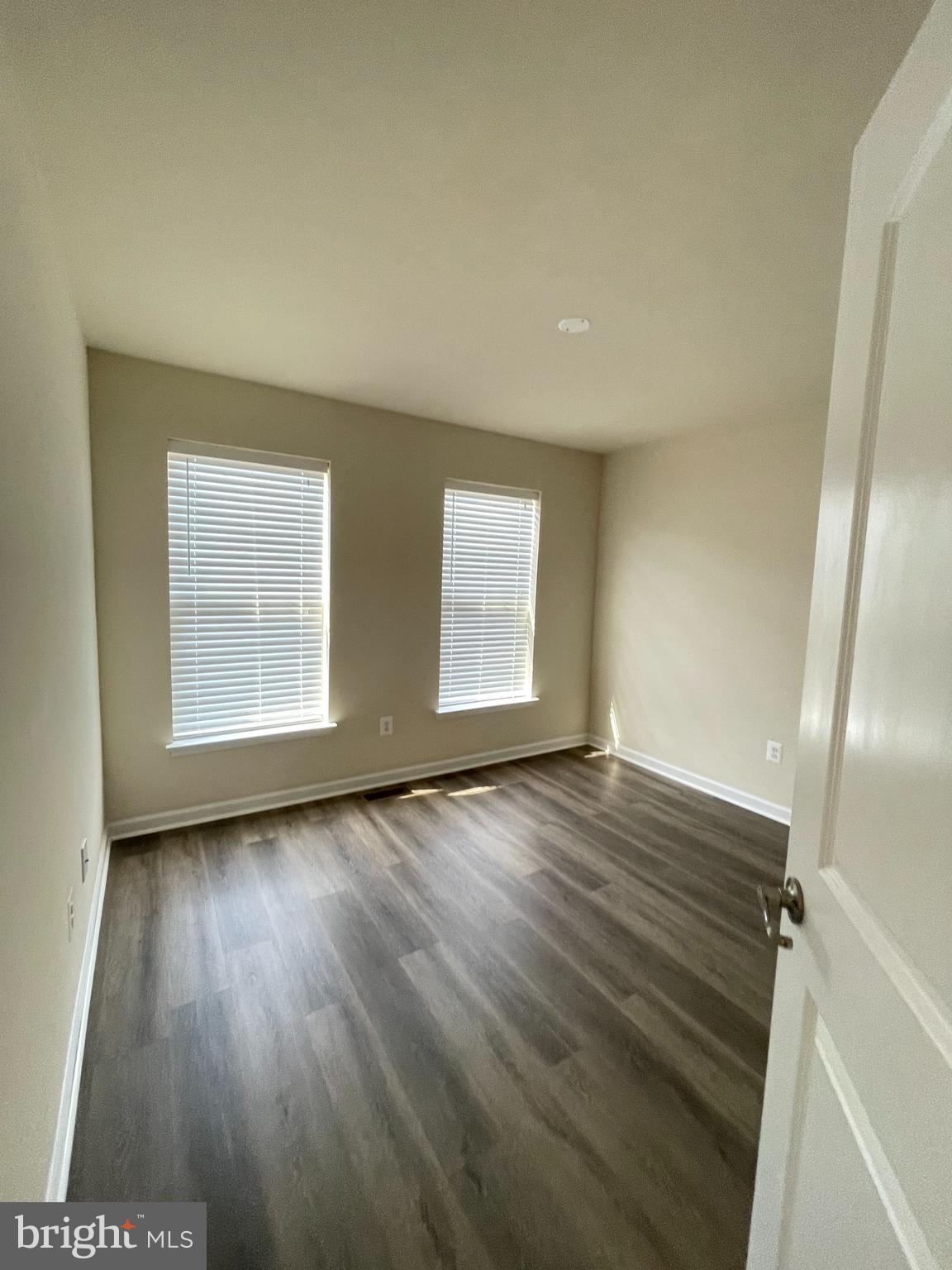 SOUTH RIDING - Residential