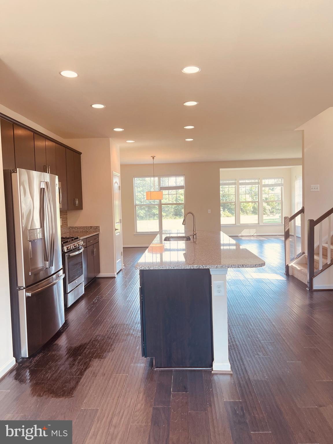 SOUTH RIDING - Residential