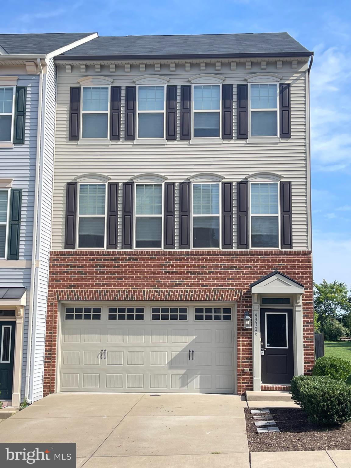 SOUTH RIDING - Residential