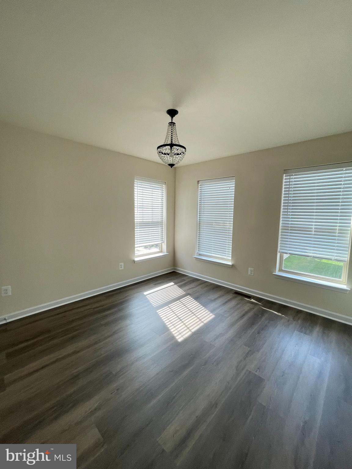 SOUTH RIDING - Residential