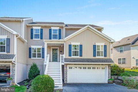 Photo of 405 Wendover Way, LANCASTER, PA 17603 (MLS # PALA2057248)