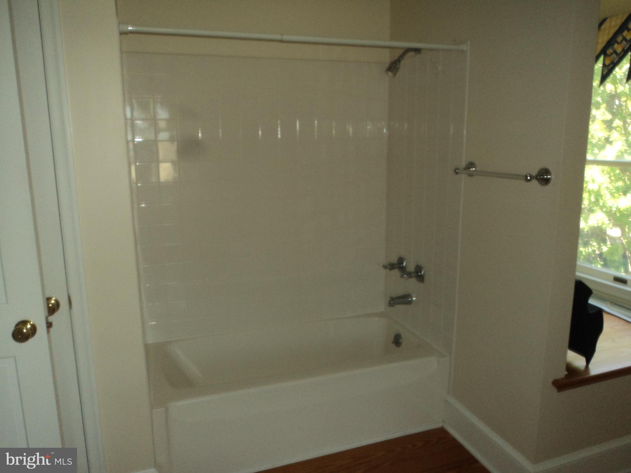 BELLEVUE - Residential Lease